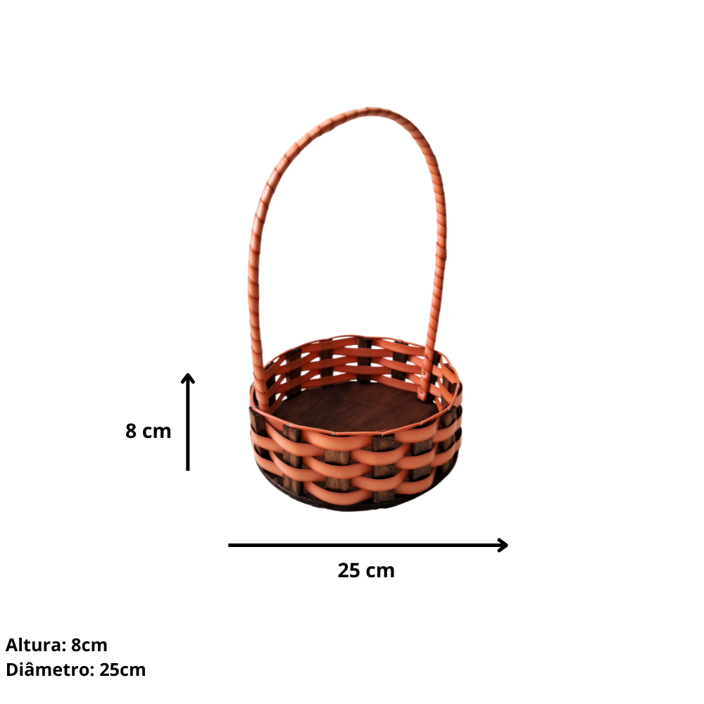 Cesta redonda de madeira de pinus e fibra sintética.